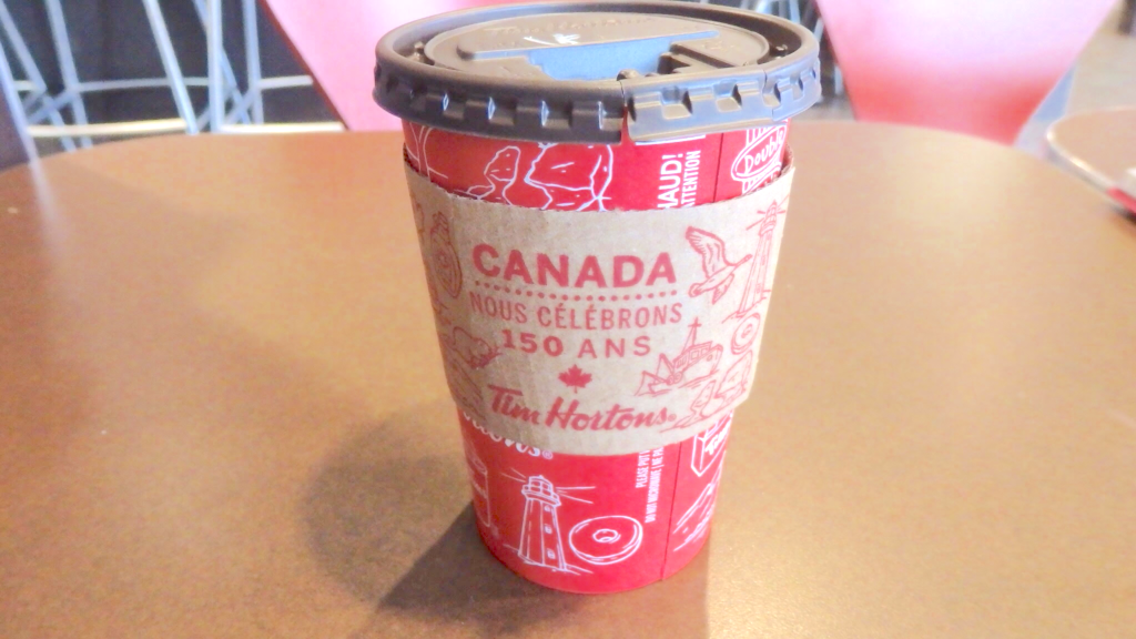 カナダ最大のコーヒーチェーン店｜モントリオールの24時間営業のカフェ【Tim Hortons】 TABI CAFE