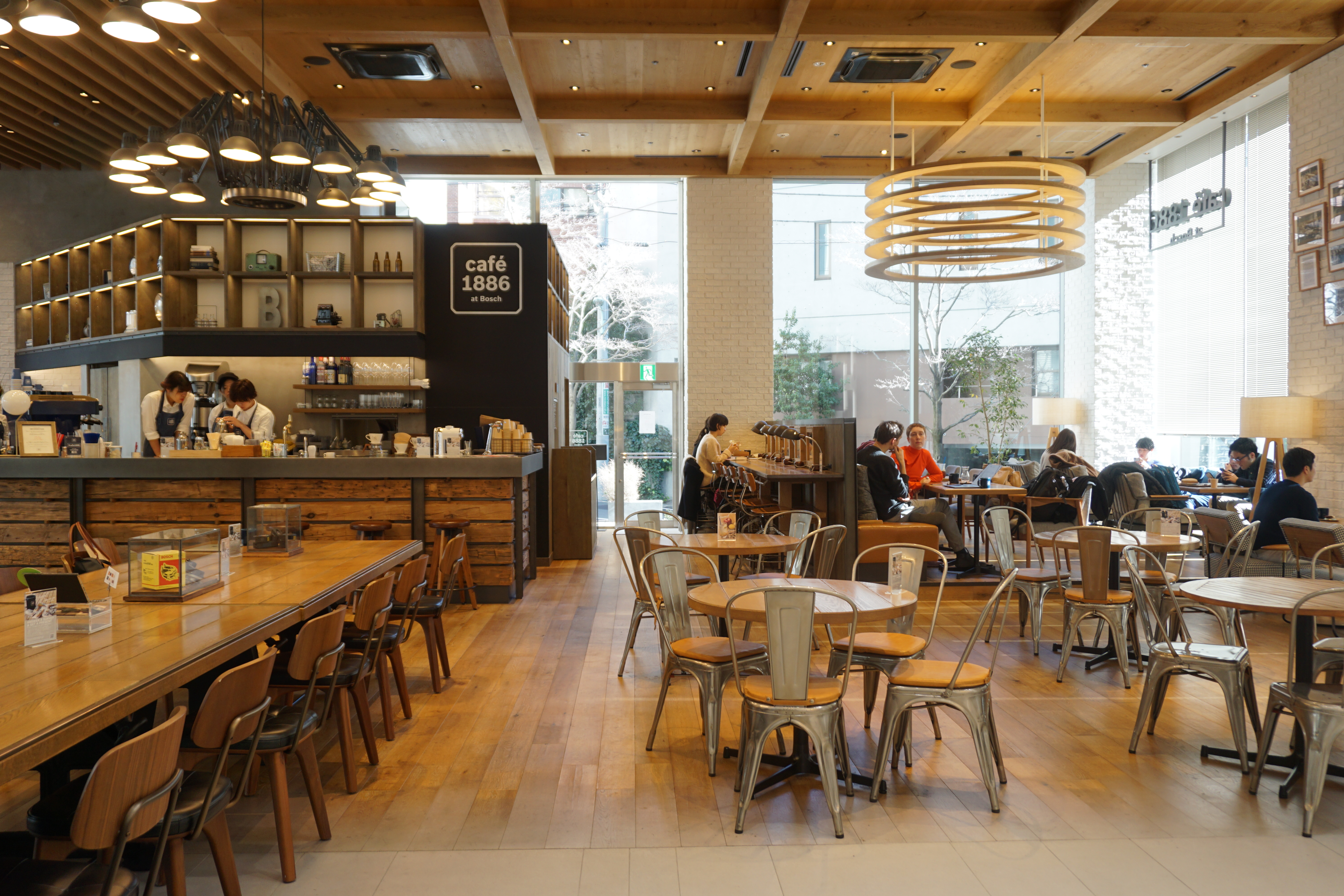 渋谷でWi-Fi&電源完備でゆっくり落ち着けるノマドカフェ【café 1886 at